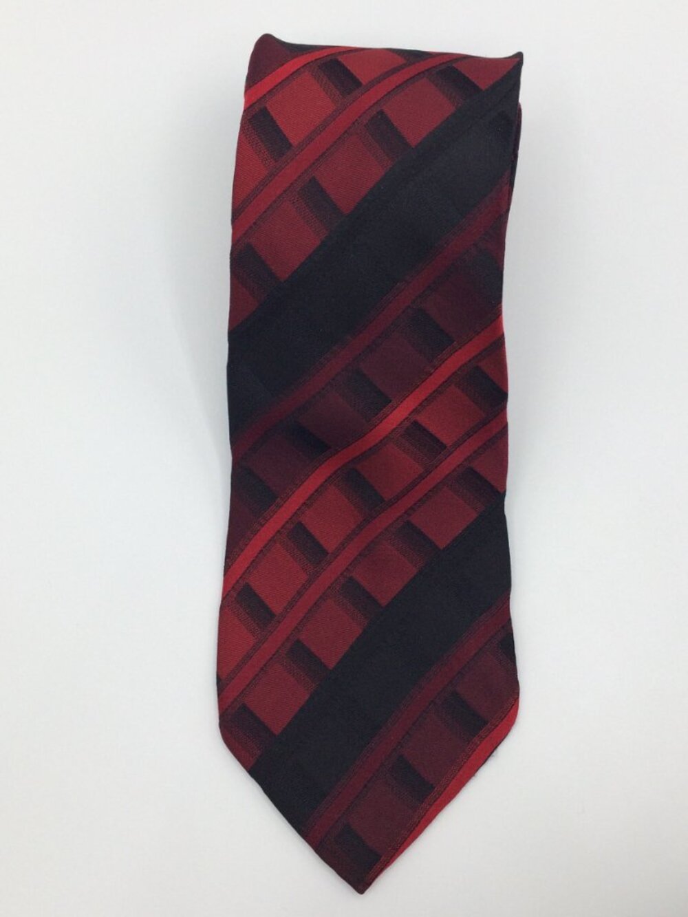 Van Heusen Men's Red Black Hand Made Stain Resistant 100% Silk 4" X 59" Bias Tie